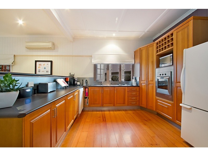 34 Burns Parade, Chapel Hill QLD 4069