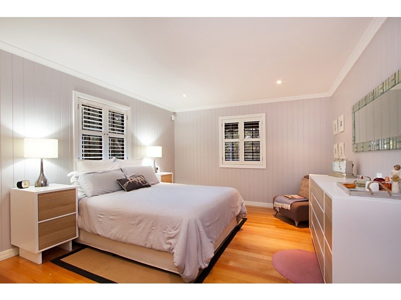 34 Burns Parade, Chapel Hill QLD 4069