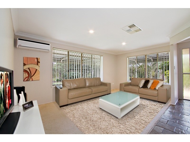 8 Cronin Court, Chuwar QLD 4306