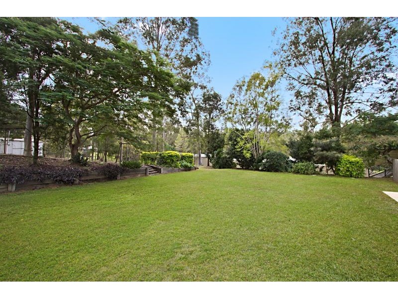 8 Cronin Court, Chuwar QLD 4306