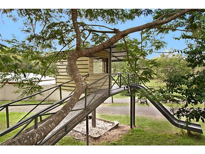 8 Cronin Court, Chuwar QLD 4306