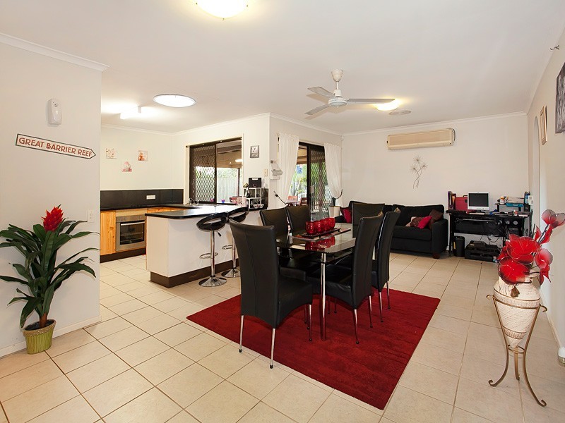 34 Glen Ross Road, Sinnamon Park QLD 4073