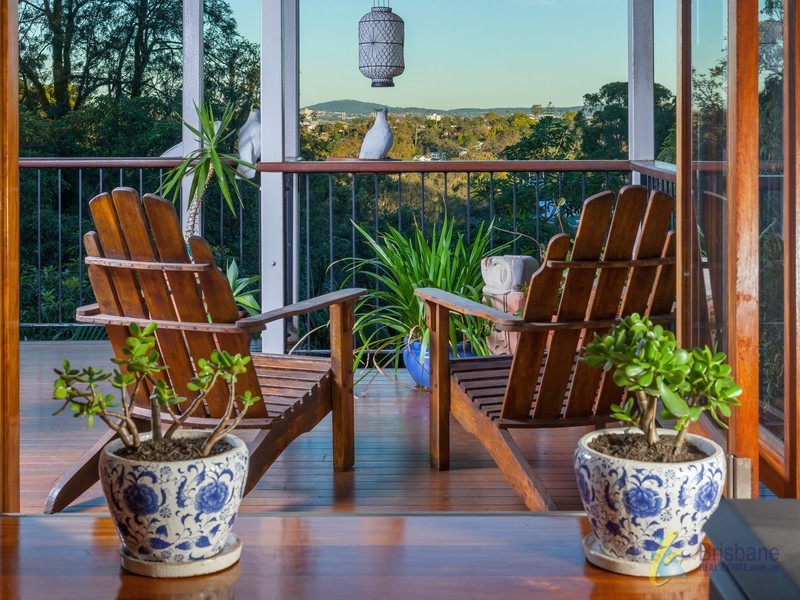 126 Simpsons Road, Bardon QLD 4065