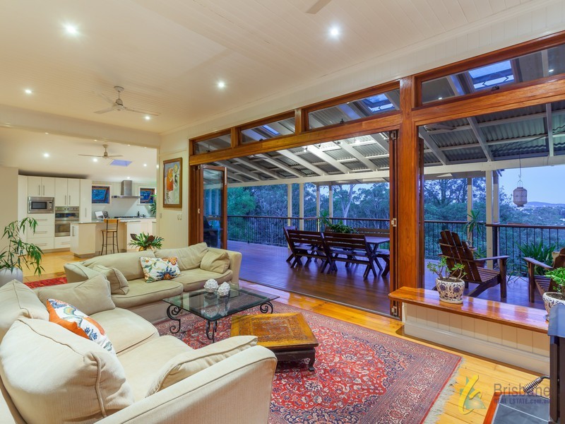 126 Simpsons Road, Bardon QLD 4065