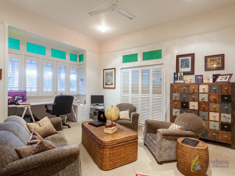 126 Simpsons Road, Bardon QLD 4065