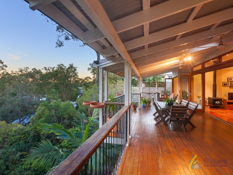 126 Simpsons Road, Bardon QLD 4065