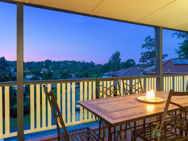 16 Summerfield Place, Kenmore QLD 4069
