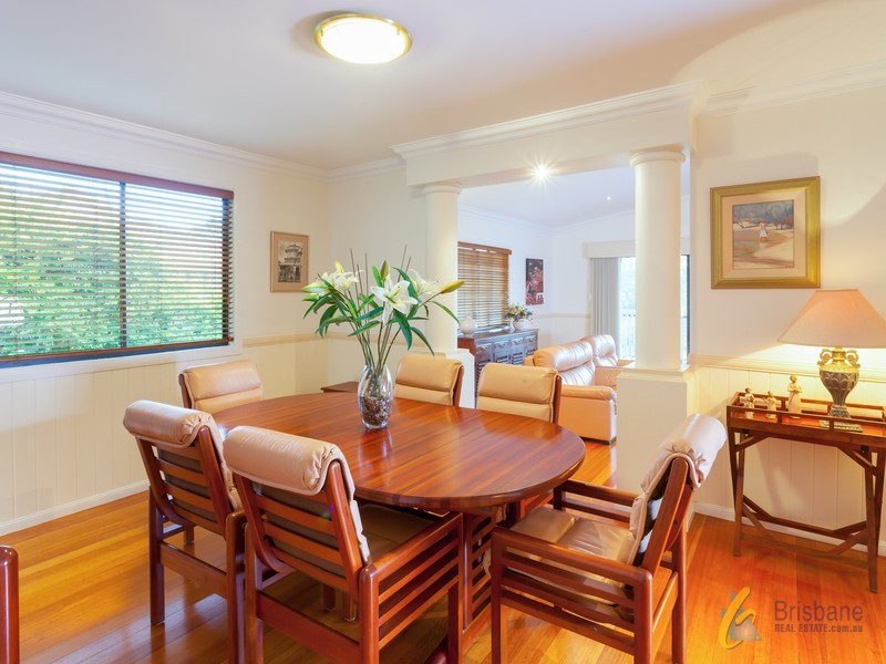 16 Summerfield Place, Kenmore QLD 4069