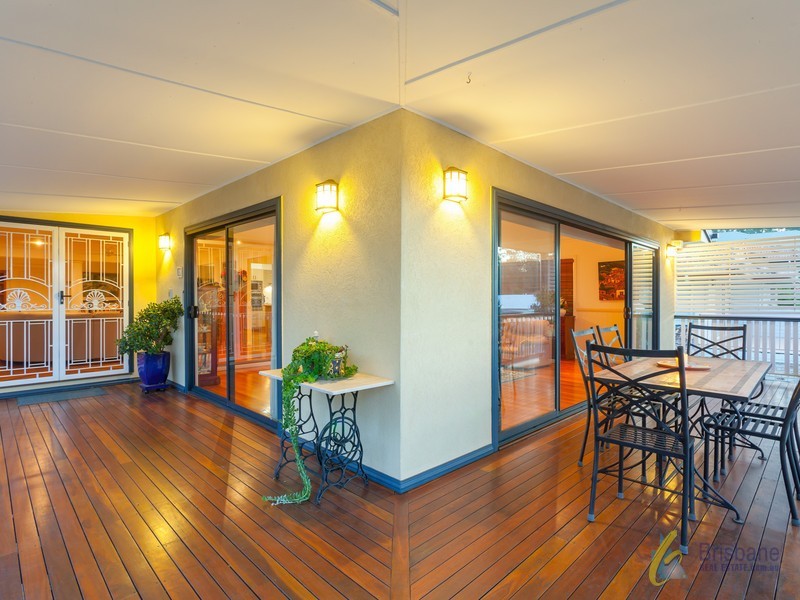 16 Summerfield Place, Kenmore QLD 4069