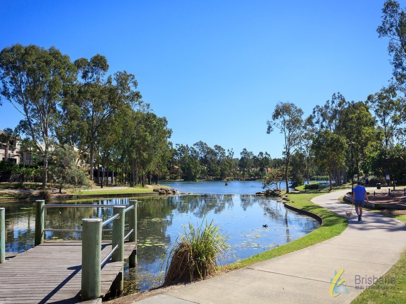 10 MONTSERRAT PL, Forest Lake QLD 4078