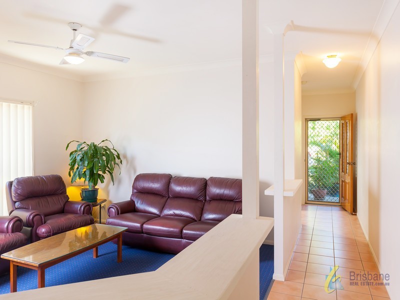 10 MONTSERRAT PL, Forest Lake QLD 4078