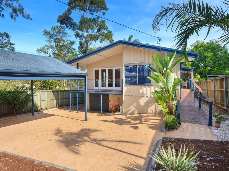 10 Cedarleigh Road, Kenmore QLD 4069