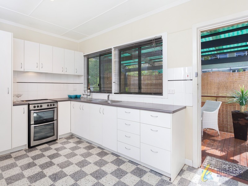 10 Cedarleigh Road, Kenmore QLD 4069