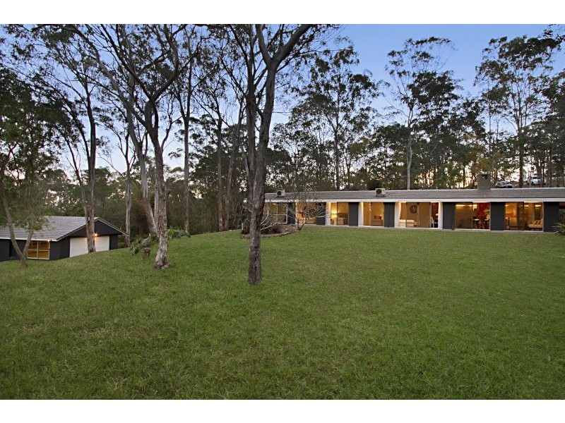 8 Greentrees Avenue, Kenmore Hills QLD 4069