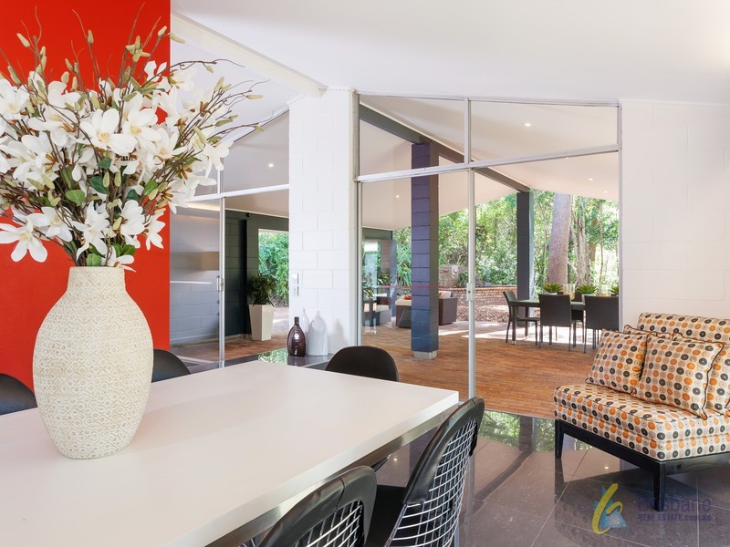 8 Greentrees Avenue, Kenmore Hills QLD 4069