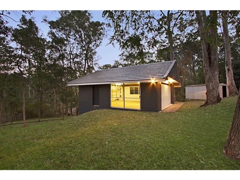 8 Greentrees Avenue, Kenmore Hills QLD 4069