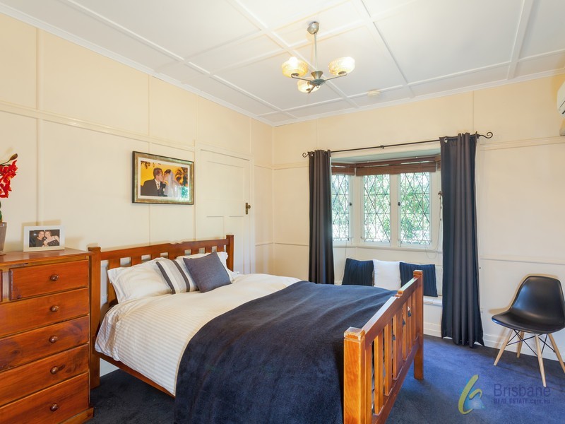 87 Strong Avenue, Graceville QLD 4075