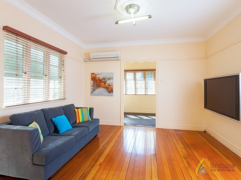 87 Strong Avenue, Graceville QLD 4075