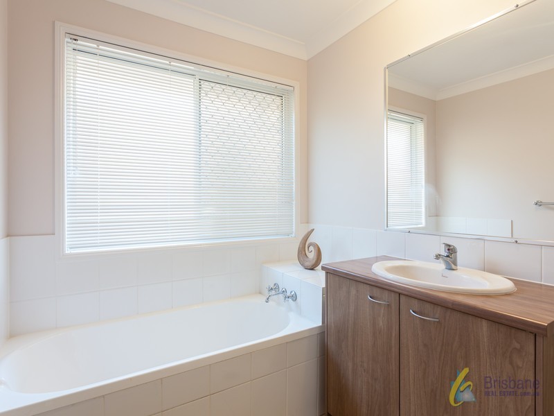 38 Regency Crescent, Moggill QLD 4070