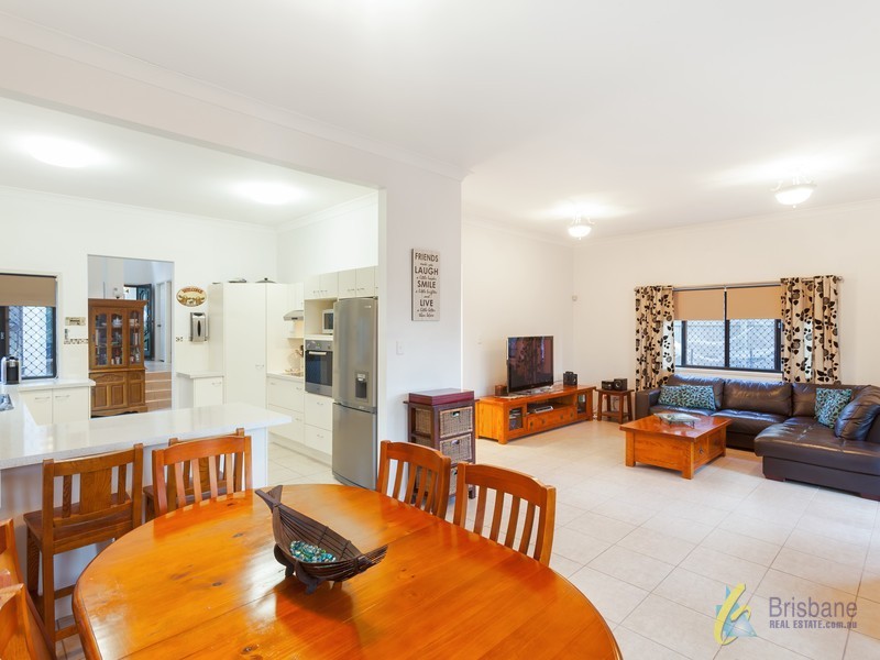 15 Wivenhoe Cct, Forest Lake QLD 4078