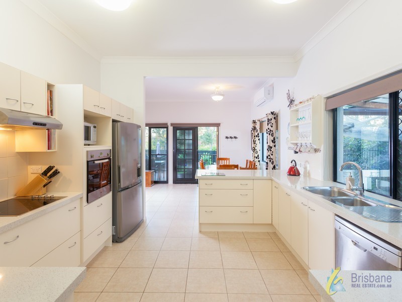 15 Wivenhoe Cct, Forest Lake QLD 4078