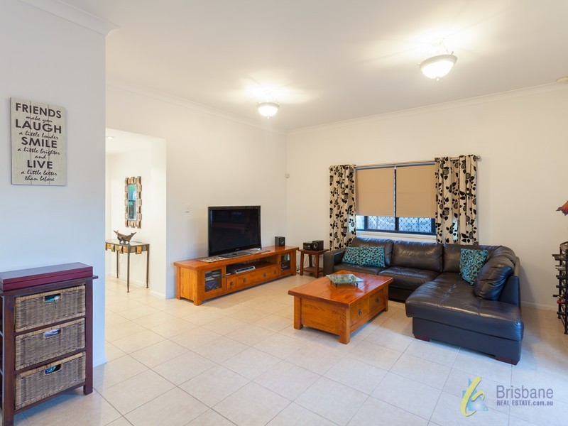 15 Wivenhoe Cct, Forest Lake QLD 4078