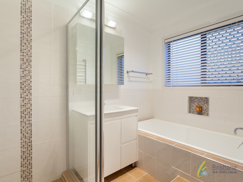 15 Wivenhoe Cct, Forest Lake QLD 4078