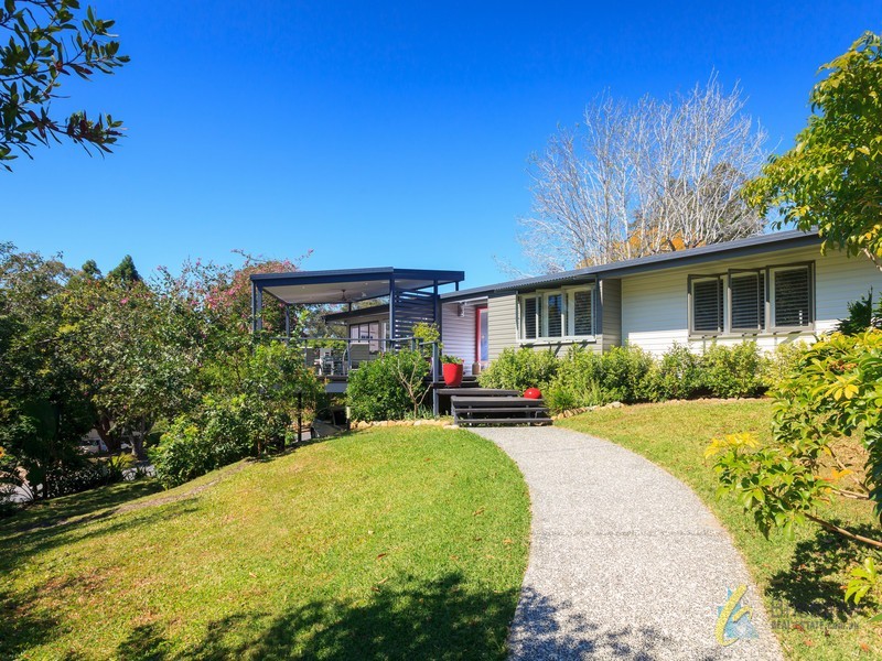 15 Fairholme Street, Kenmore QLD 4069