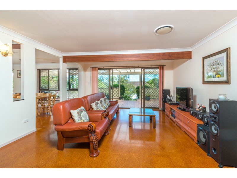 24 Rialanna Street, Kenmore QLD 4069