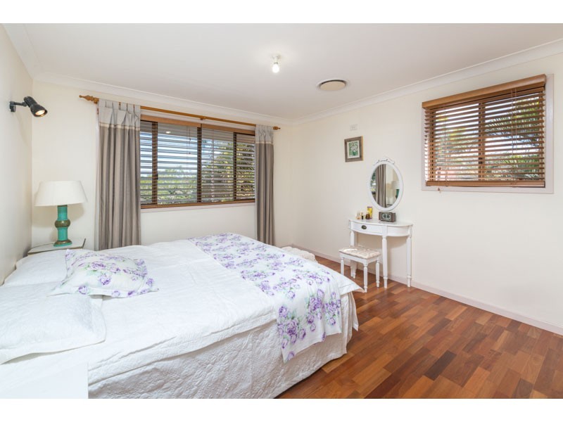 24 Rialanna Street, Kenmore QLD 4069