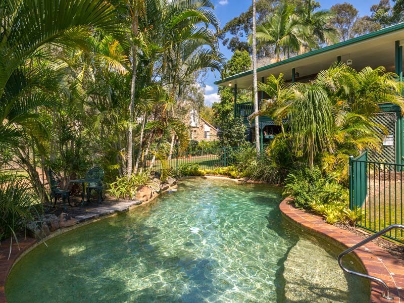 5 St Andrews Drive, Karana Downs QLD 4306