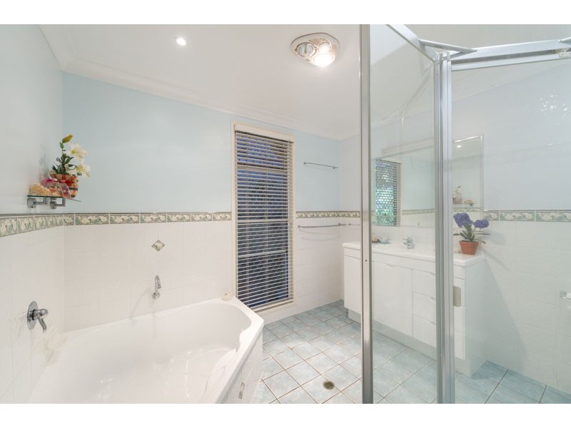 41 Kenhaven Street, Kenmore QLD 4069