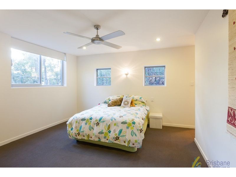 39 Corymbia Crescent, Anstead QLD 4070