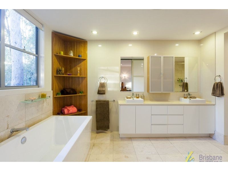 39 Corymbia Crescent, Anstead QLD 4070