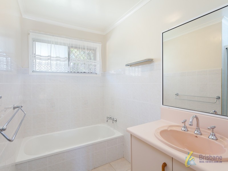 6 Bowline Street,, Jamboree Heights QLD 4074