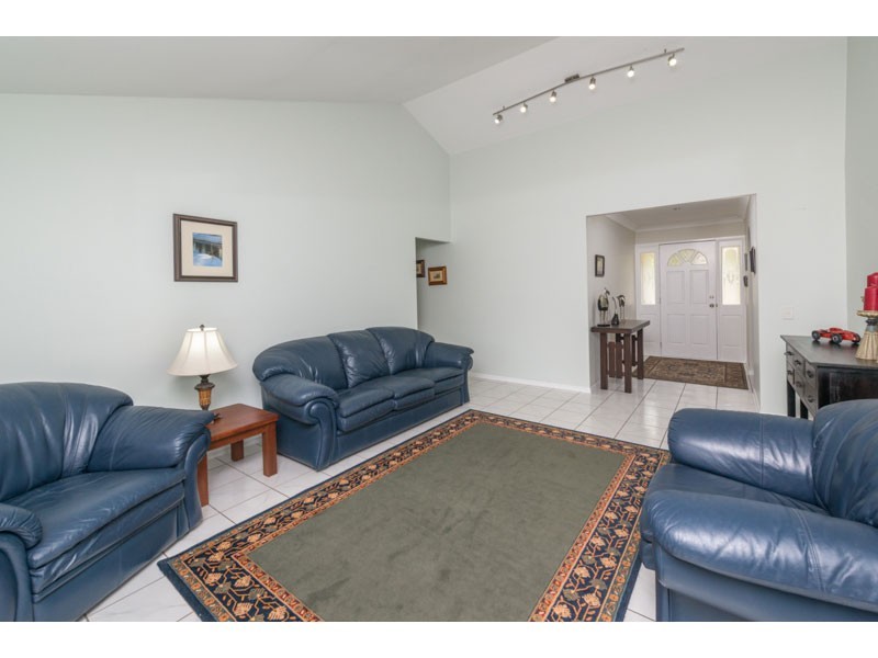 75 Pioneer Crescent, Bellbowrie QLD 4070