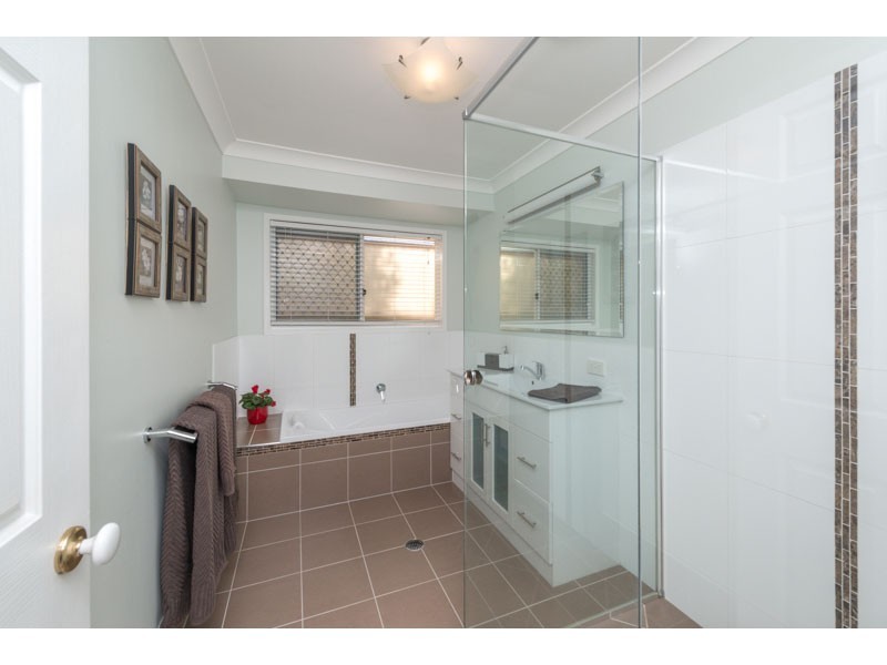 75 Pioneer Crescent, Bellbowrie QLD 4070