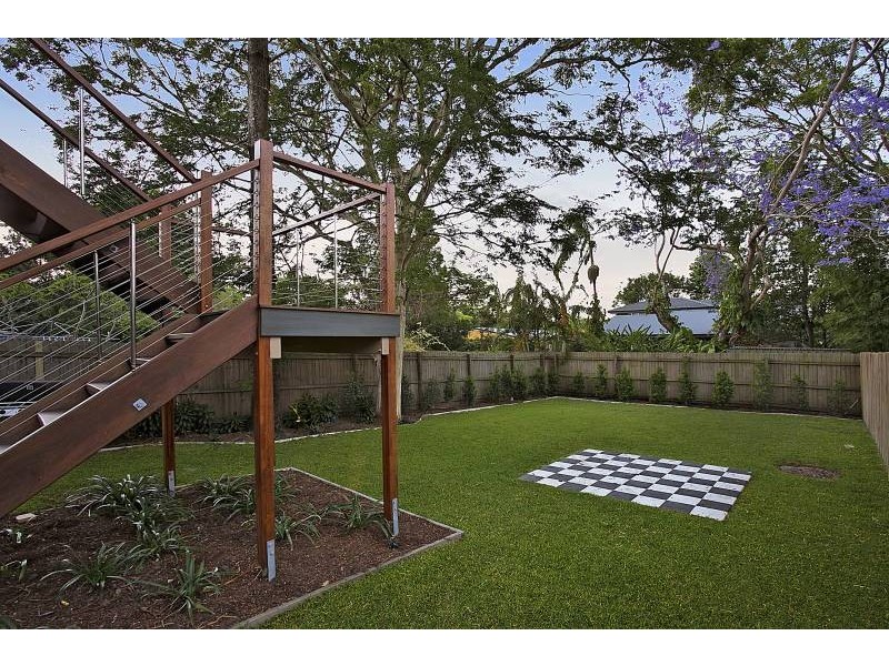 27 Lance Street, Sherwood QLD 4075