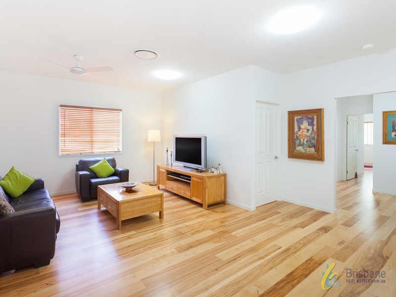 13 Sophia Street, Kenmore QLD 4069