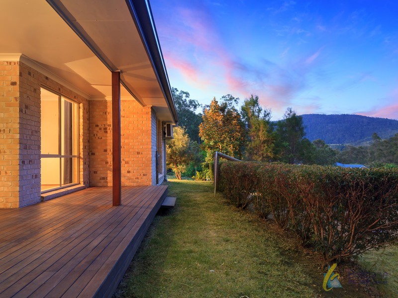 32 Emma Holt Court, Mount Crosby QLD 4306