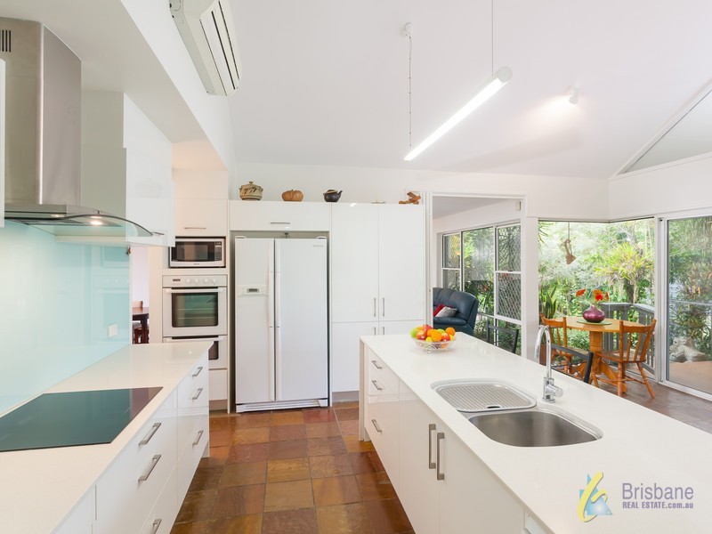 75 Ironbark Road, Chapel Hill QLD 4069