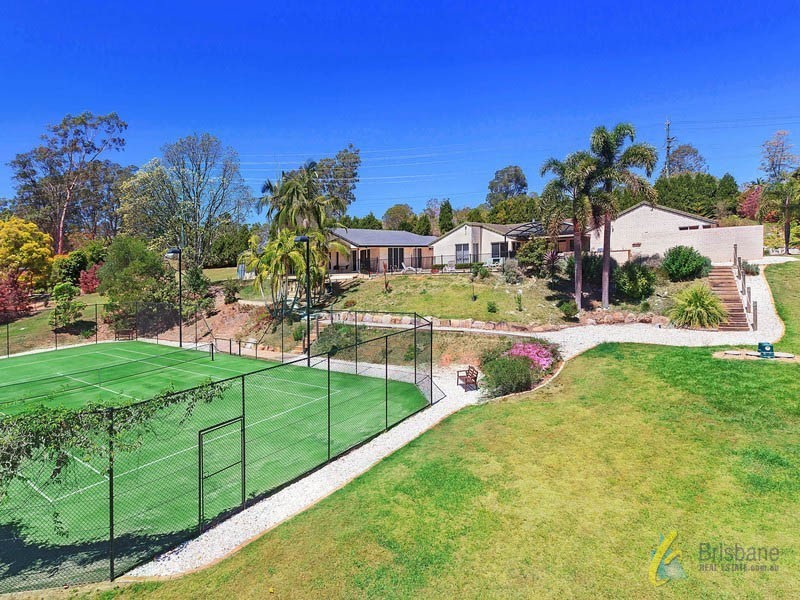 9 Curtis Place, Anstead QLD 4070