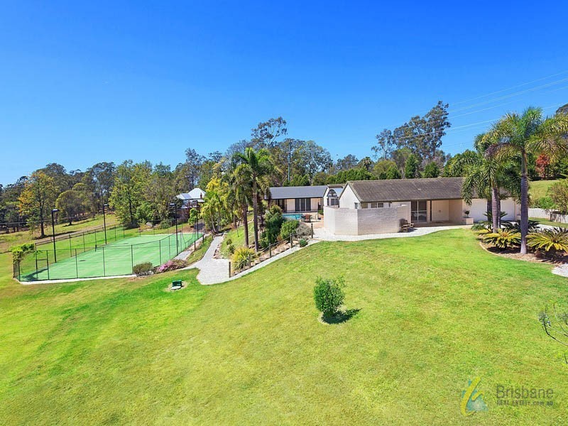 9 Curtis Place, Anstead QLD 4070