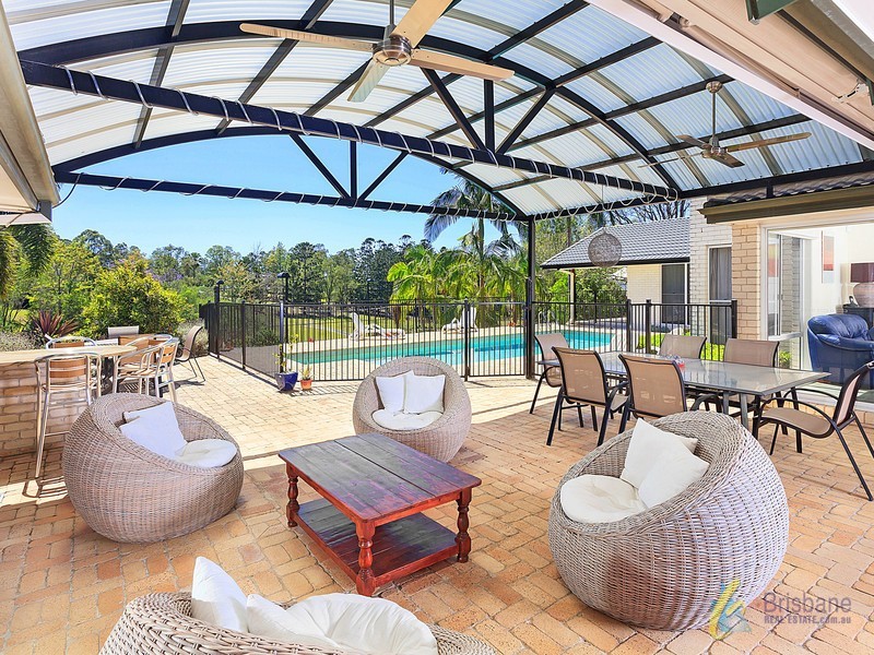 9 Curtis Place, Anstead QLD 4070