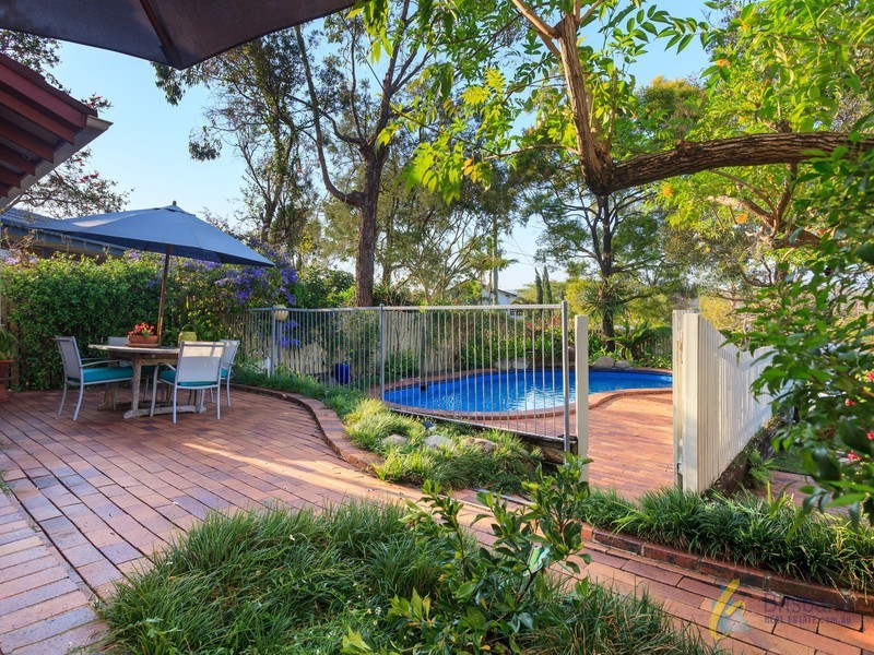 13 Oakington Street, Fig Tree Pocket QLD 4069