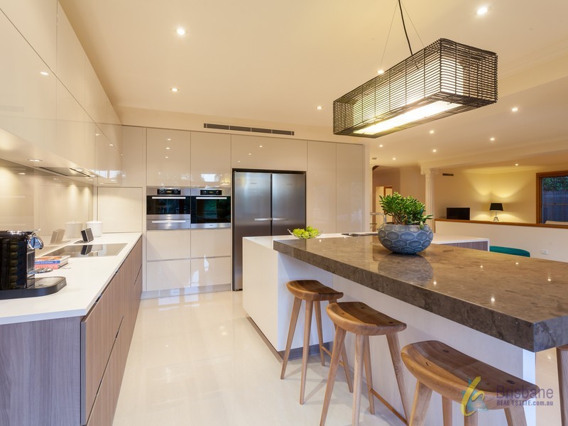 60 Kintyre St, Brookfield QLD 4069