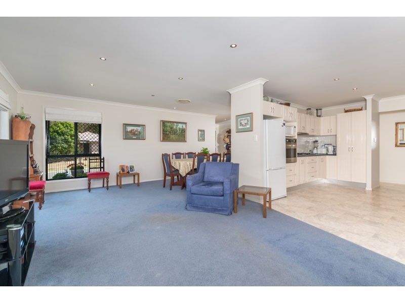 7 Tulipwood Place, Moggill QLD 4070