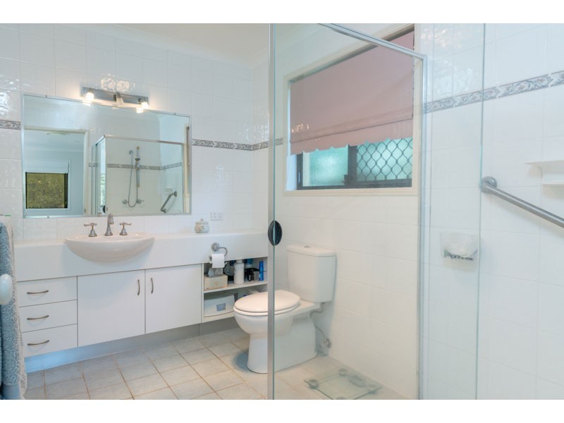 7 Tulipwood Place, Moggill QLD 4070