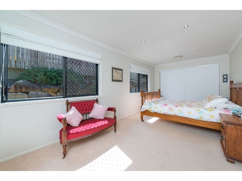 7 Tulipwood Place, Moggill QLD 4070