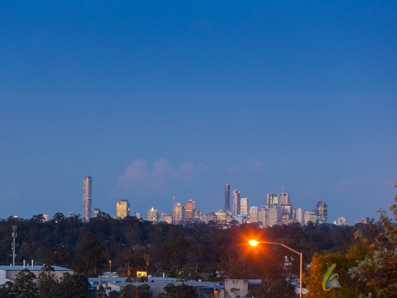 84 McPherson Rd, Sinnamon Park QLD 4073